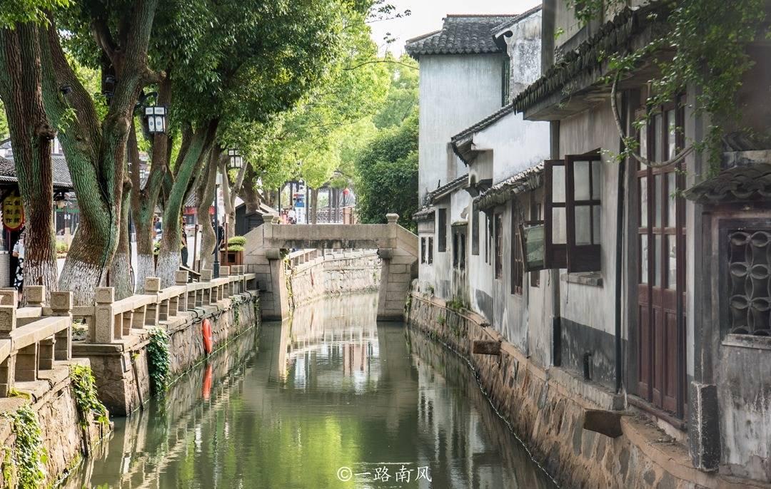 男子给女主播打赏百万，见面后男子说女主播是骗子，怎么回事？游戏画面